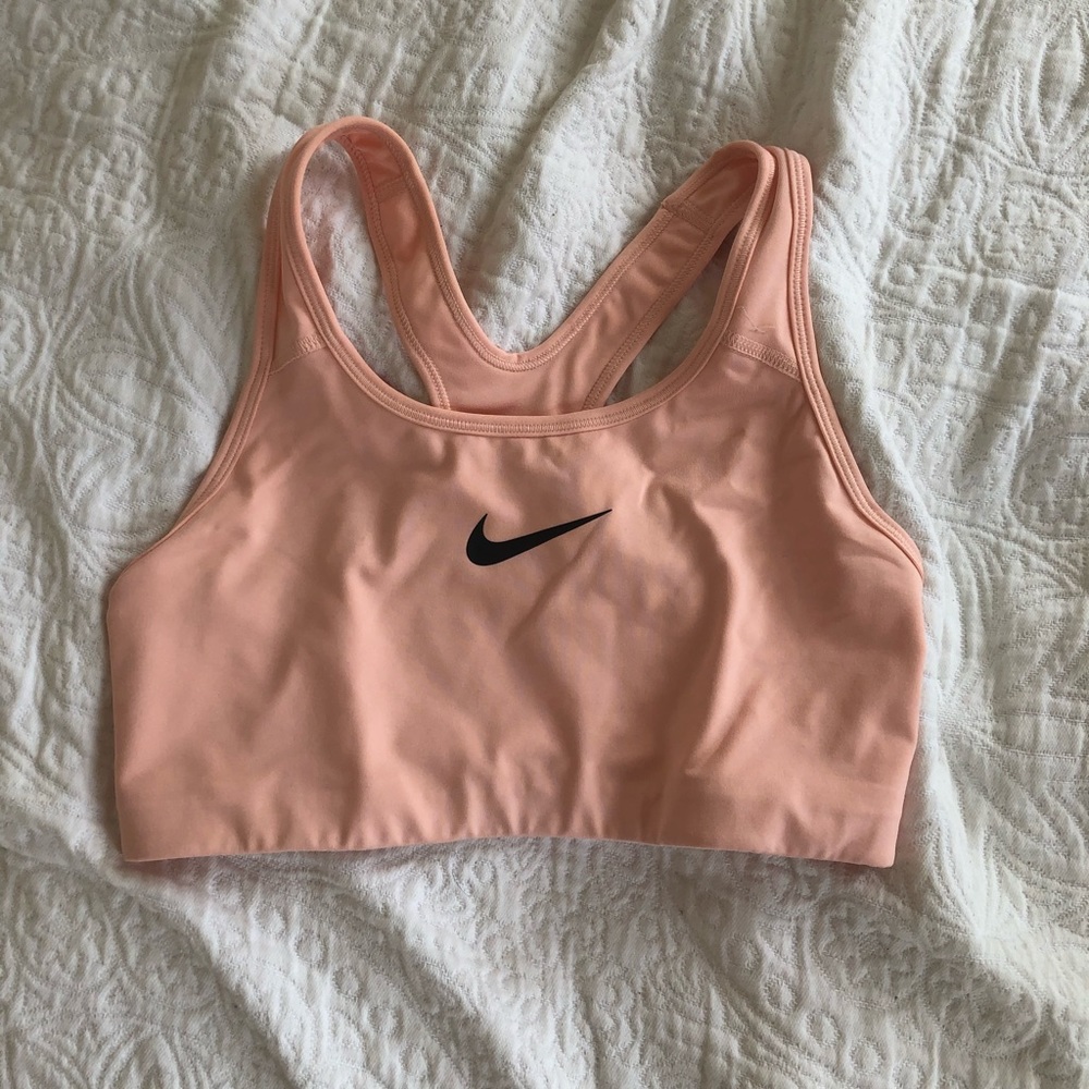 Nike top. Worn a few times. excellent condition